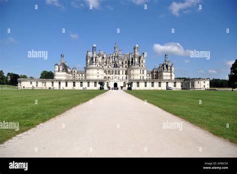 Lâu Đài Chambord - Một Kiệt Tác Kiến Trúc Phản Chiếu Niềm Vươn Toải của Chế Độ Quân Vương!