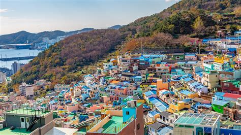  Gamcheon Culture Village:  A Kaleidoscope of Colorful Homes and Quirky Art Installations!