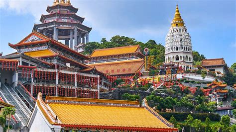 The Majestic Kek Lok Tong Temple: Exploring Ancient Chinese Architecture and Spiritual Serenity!